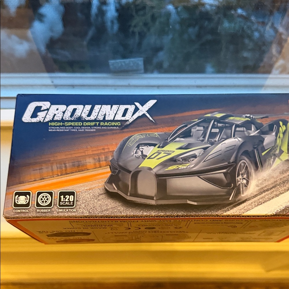 GroundX High-Speed Drift Racing Car - Black and Green - Picture 6 of 6